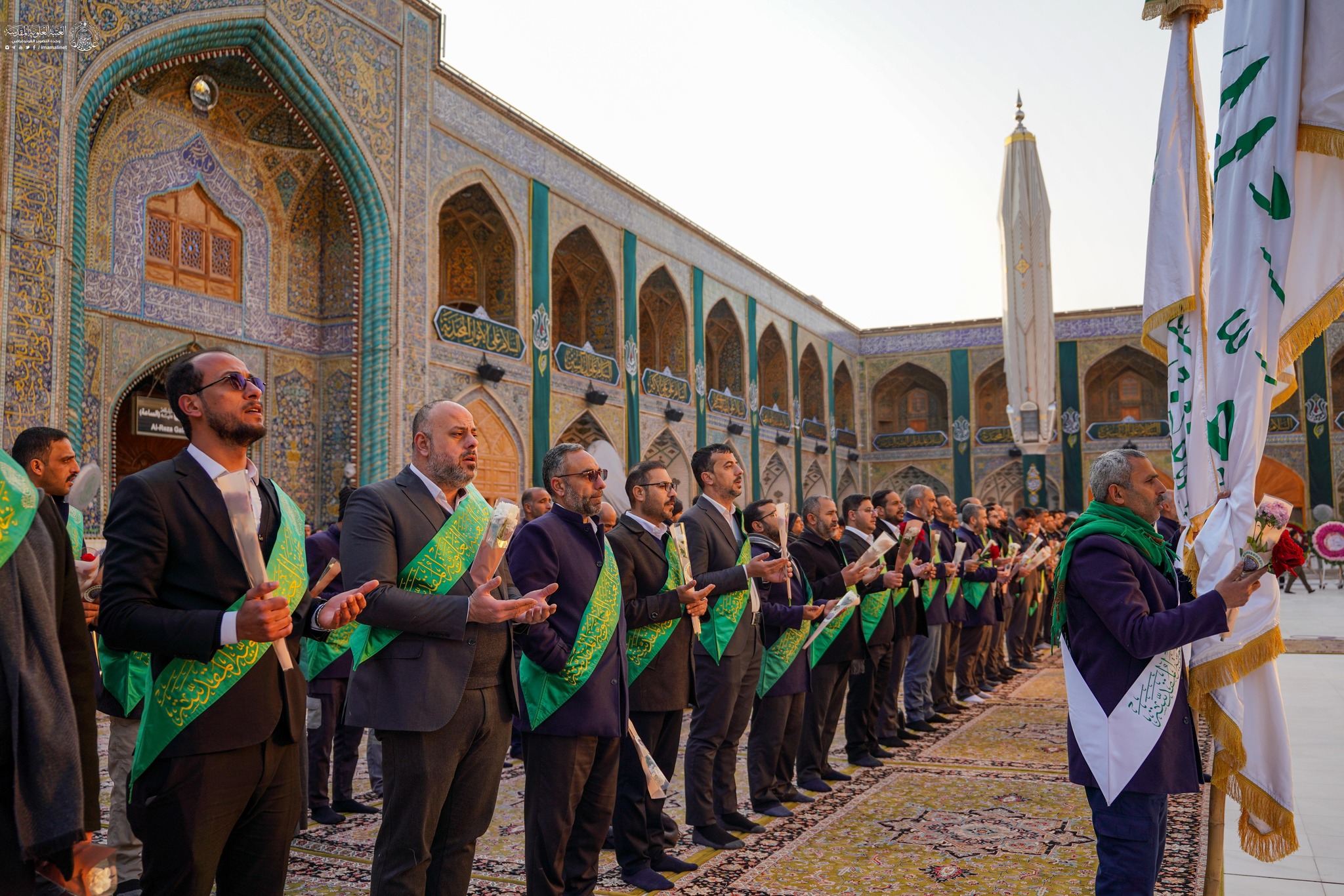 Babasının ziyarətgahında İmam Səccad (ə) mövludu