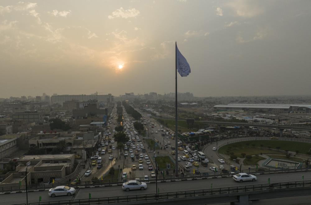 Nəcəfin mərkəzində simvolik bayraq qaldırılıb - FOTO
