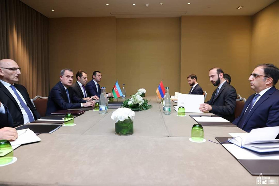 Cenevrədə Ceyhun Bayramovla Ararat Mirzoyan arasında görüş keçirilib
