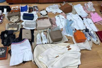 Azərbaycan gömrükçüləri bəyan olunmamış brend əşyaları müsadirə edib