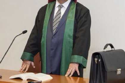 Azərbaycanda vəkillərin sayı açıqlanıb