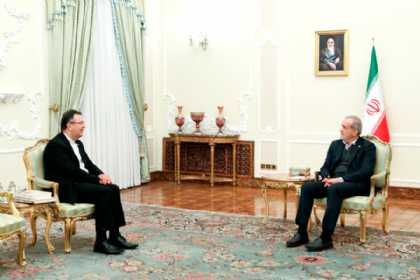 Pezeşkian İran - Gürcüstan əlaqələrini dəyərli sərmayə adlandırdı