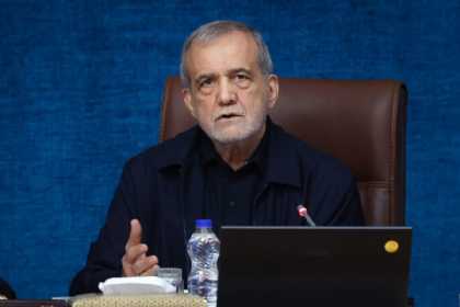Pezeşkiyan: İranı təslim olmağa məcbur etmək xəyaldan başqa bir şey deyil
