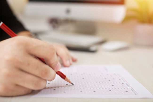 Bu gün 62 mindən çox şagird buraxılış imtahanı verəcək