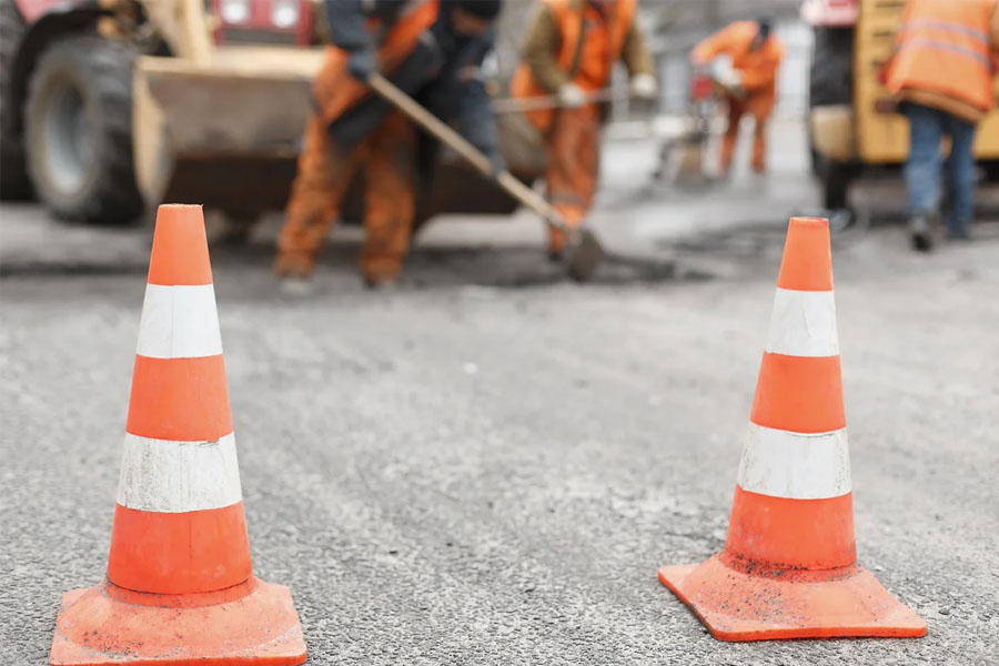Bakıda daha iki ərazidə yollar təmir edilib