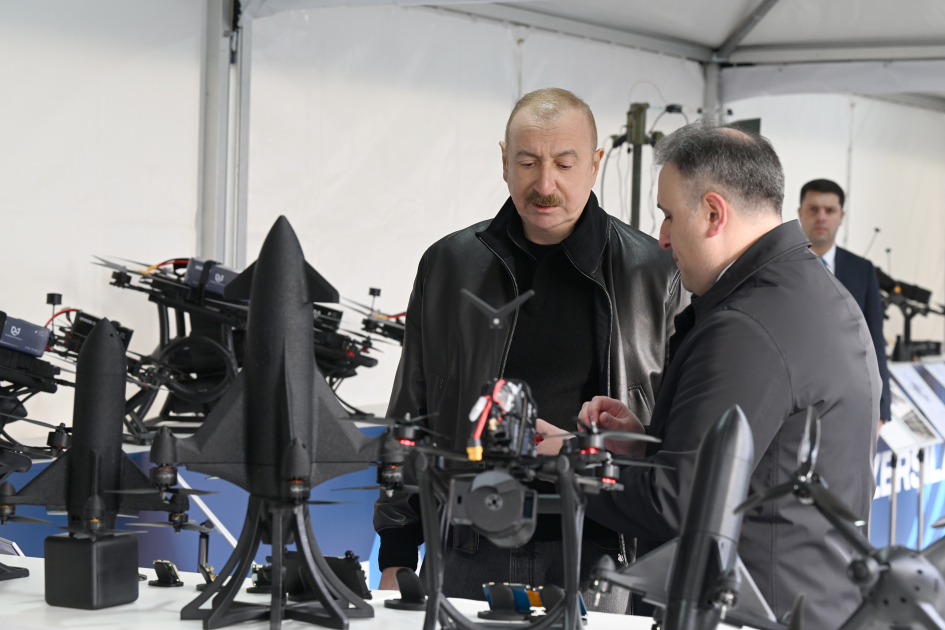 İlham Əliyev silah zavodunun açılışında - FOTO