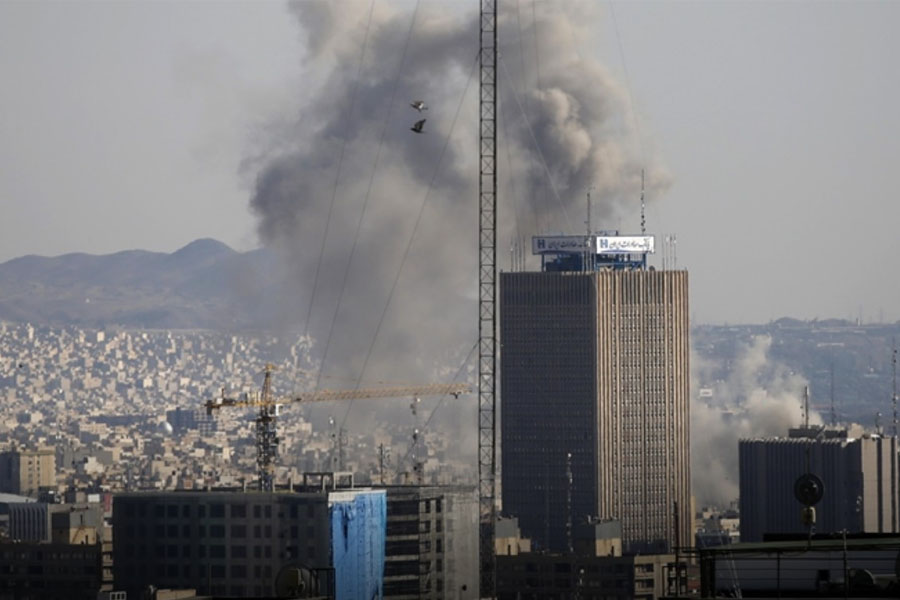 İran raketi Təl-Əvivin mərkəzini vurdu