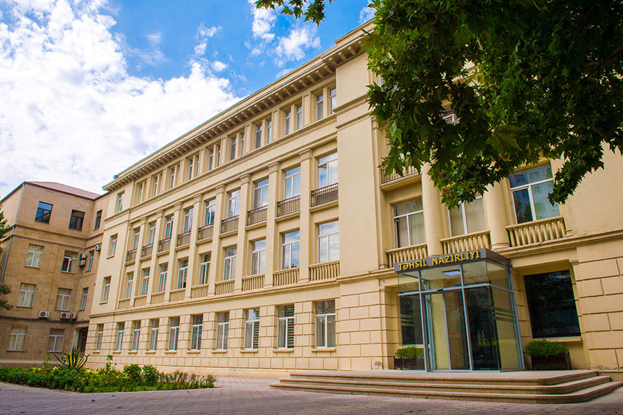 Təhsil tələbə krediti ilə bağlı müraciətlərin sayı açıqlanıb