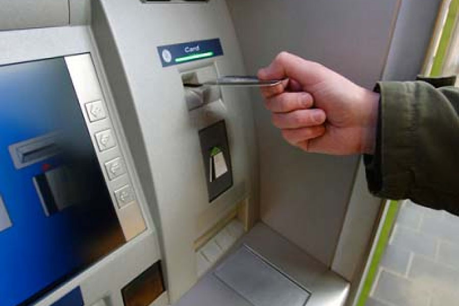 Təqaüdçülərin kartındakı pulları mənimsəyən Lənkəran sakini tutulub